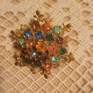 Vintage Brooch pin.